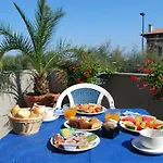 Caravelle Hotel 3*